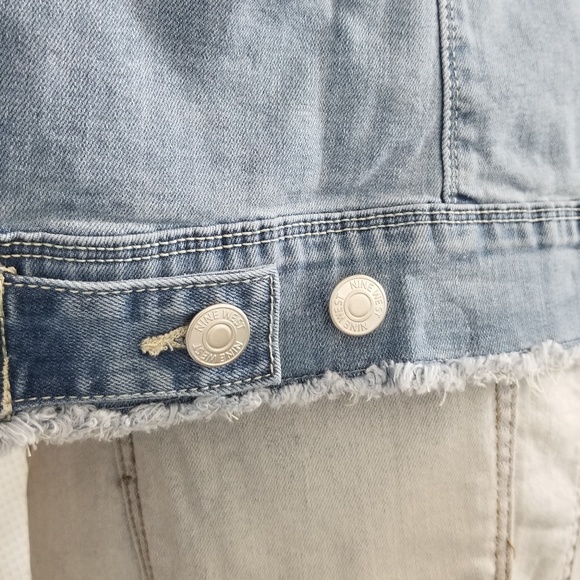 NINE WEST Frayed Edge Distressed Jean Jacket - Picture 4 of 8
